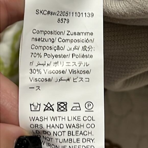 DAZY letter patched v-neck drop shoulder sweatshirt with halter top attached - Picture 9 of 11